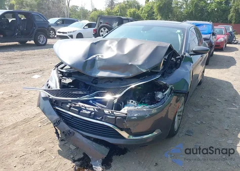 2015 Chrysler 200 Limited z USA, uszkodzony, nr VIN 1C3CCCAB3FN684614